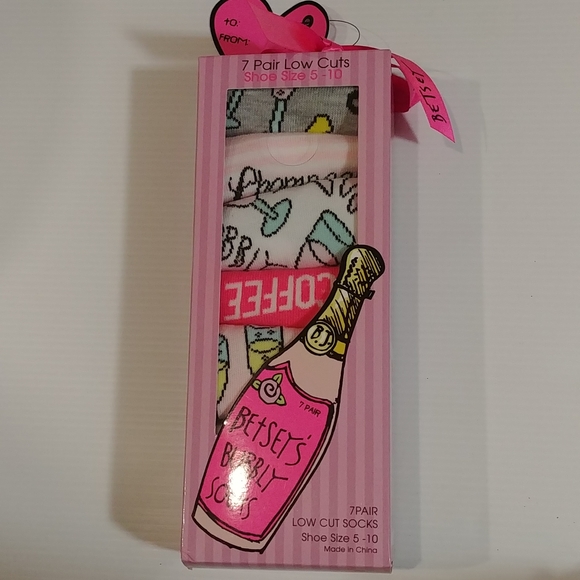 NWT 7Pcs. Betsey Johnson Champagne Socks - Picture 9 of 10